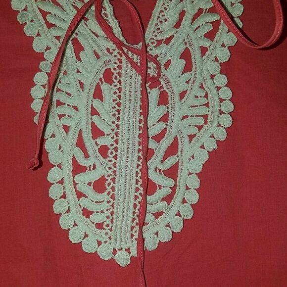 Charlie Paige tunic coral embossed collar Sz S - Picture 4 of 6